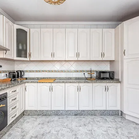 Vivi Homes - Casa Elola *